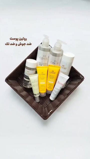پکیج روتین ضد جوش شامل میسلار واتر، فوم شستشو صورت، تونر، کرم ضد جوش، کرم آونه و ضد آفتاب