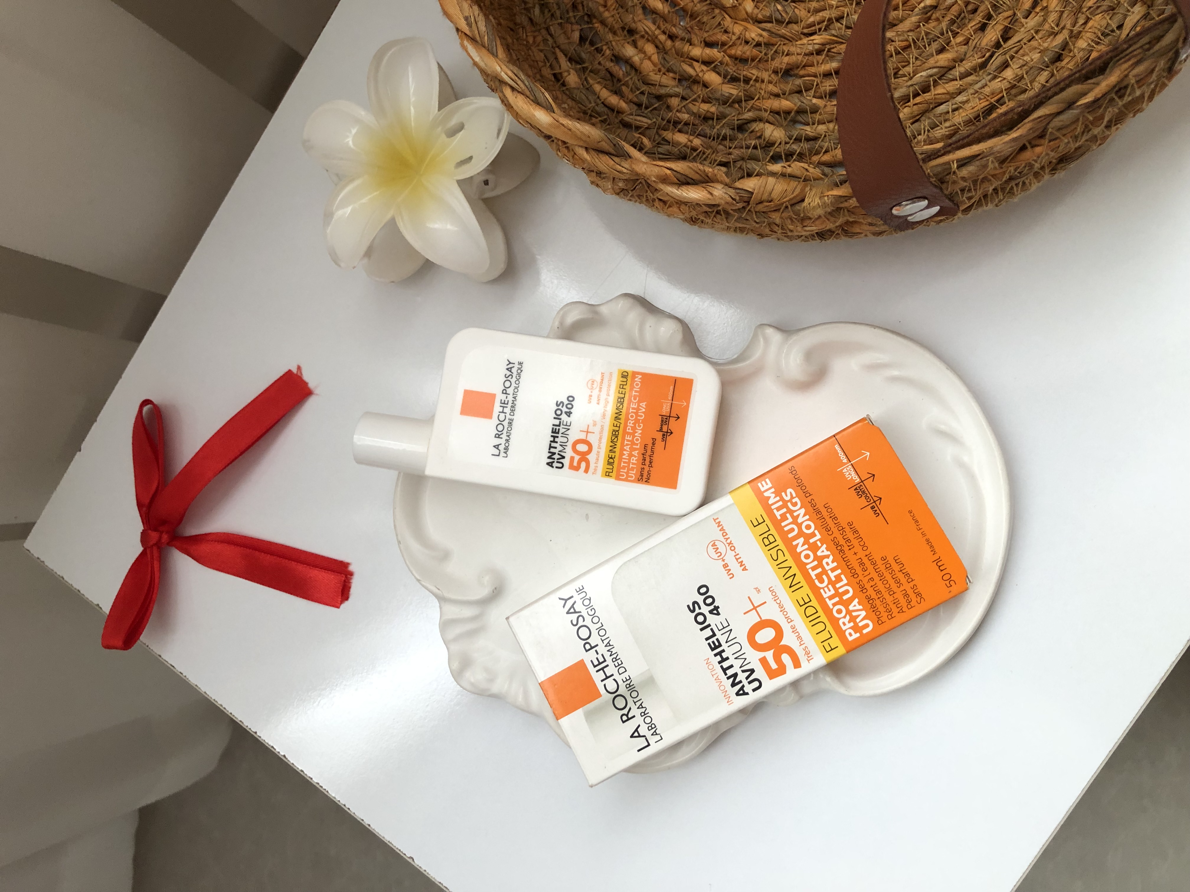 ضد آفتاب بی رنگ فلوییدی spf50 لاروش پوزای اورجینال