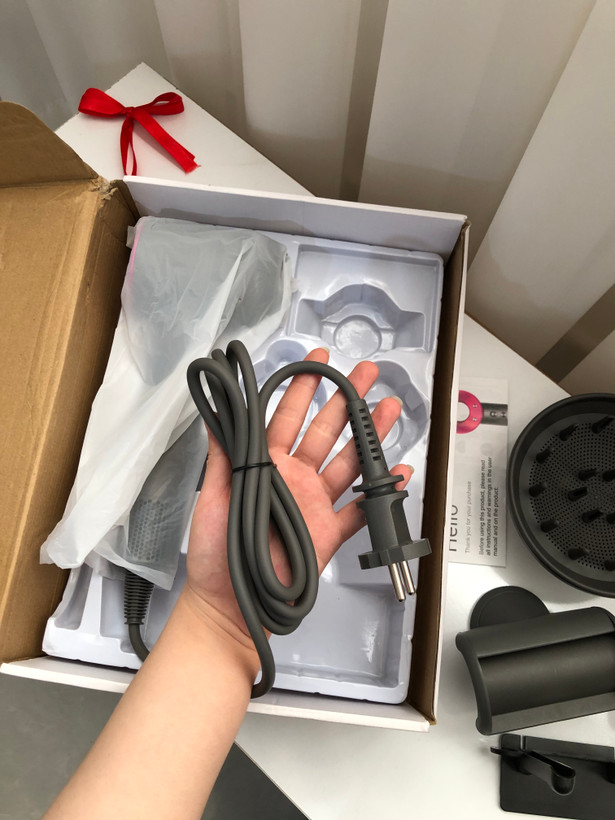 سشوار پنج کاره ی Leafless hair dryer طرح دایسون با پنج سری مگنتی