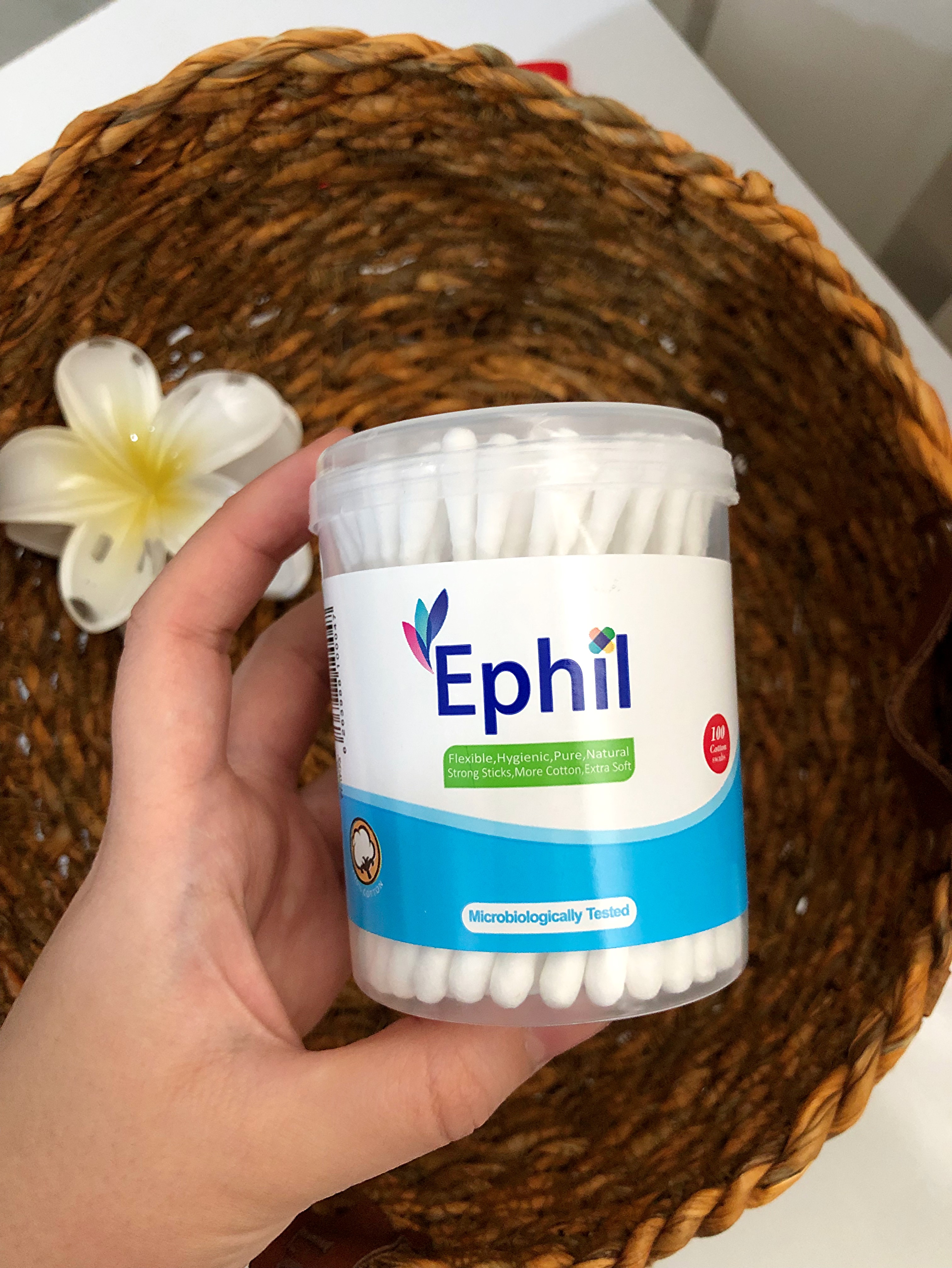 گوش پاک کن ۱۰۰ عددی Ephil مناسب برای تمیز کردن گوش ، تمیز کردن آرایش اطراف چشم ومالیدن پماد و دارو های ضد عفونی کننده برای زخم